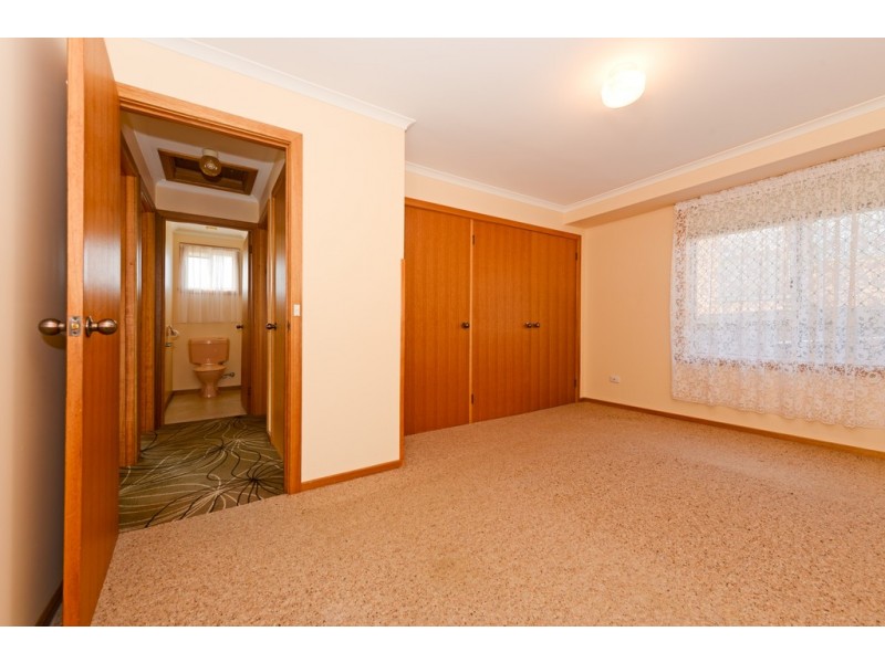 2/11 Longley Court, Glenorchy TAS 7010