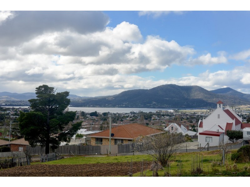 2/11 Longley Court, Glenorchy TAS 7010