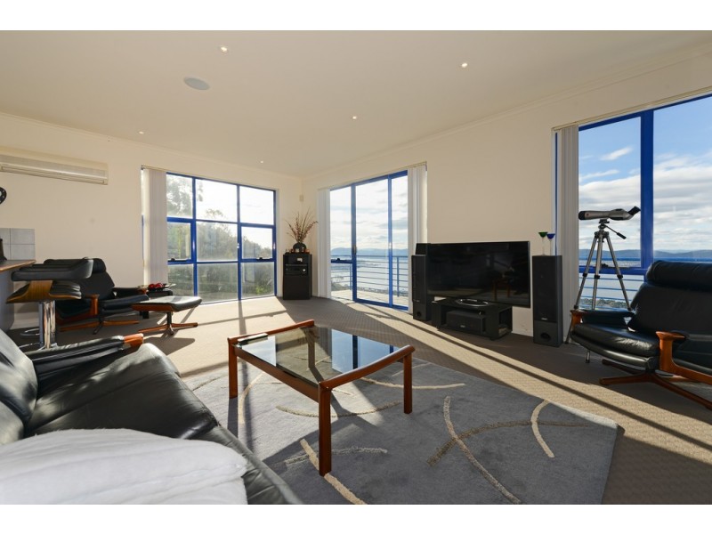 53 Nicholas Drive, Sandy Bay TAS 7005