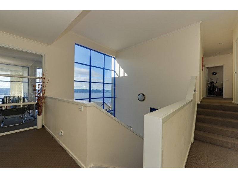 53 Nicholas Drive, Sandy Bay TAS 7005