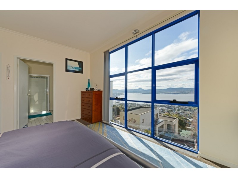 53 Nicholas Drive, Sandy Bay TAS 7005