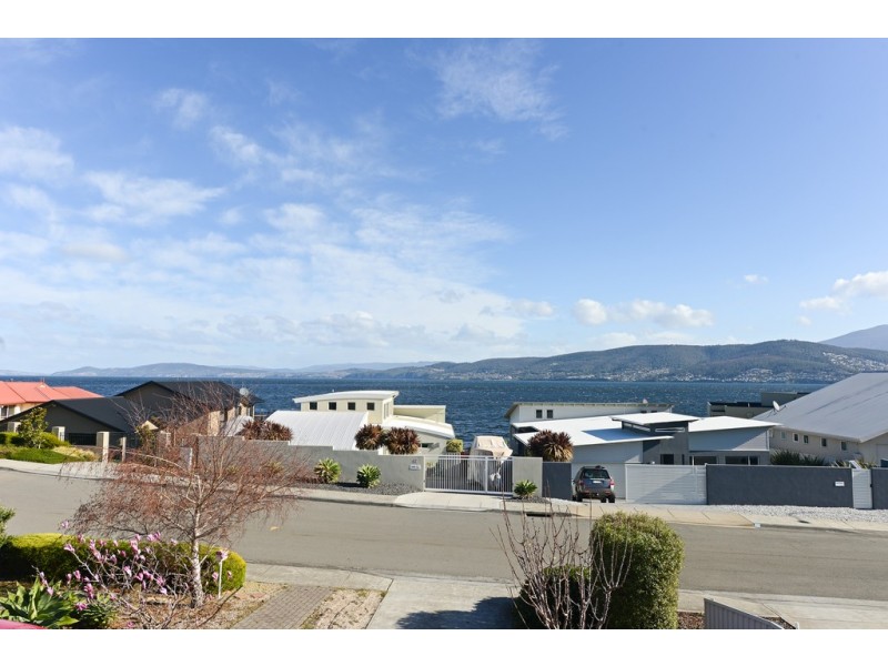 19 Pindos Drive, Tranmere TAS 7018