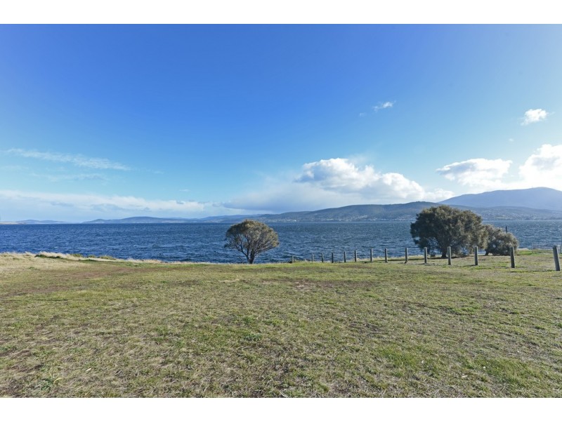 19 Pindos Drive, Tranmere TAS 7018