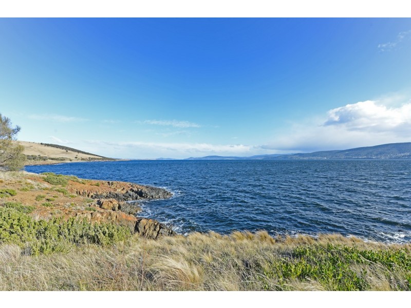 19 Pindos Drive, Tranmere TAS 7018