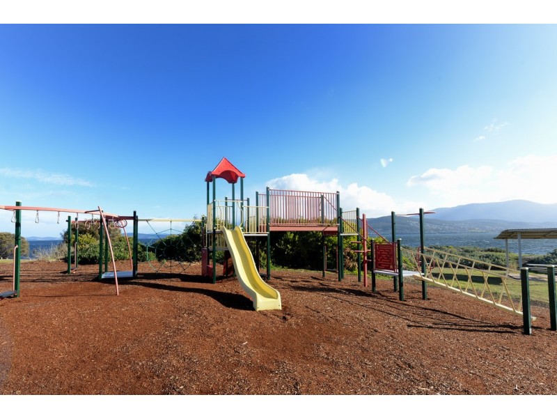 19 Pindos Drive, Tranmere TAS 7018