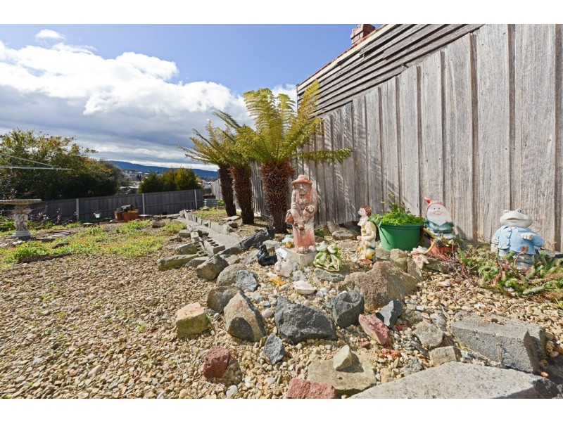 6 Watkins Avenue, West Hobart TAS 7000