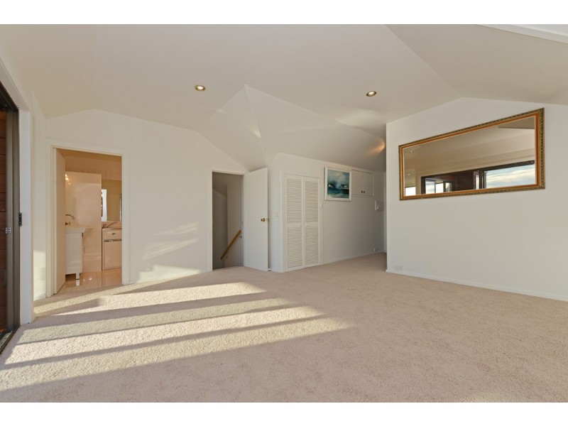 3/4 Mansell Court, Sandy Bay TAS 7005