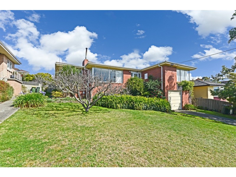 84 Wells Parade, Blackmans Bay TAS 7052