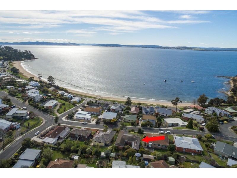 84 Wells Parade, Blackmans Bay TAS 7052