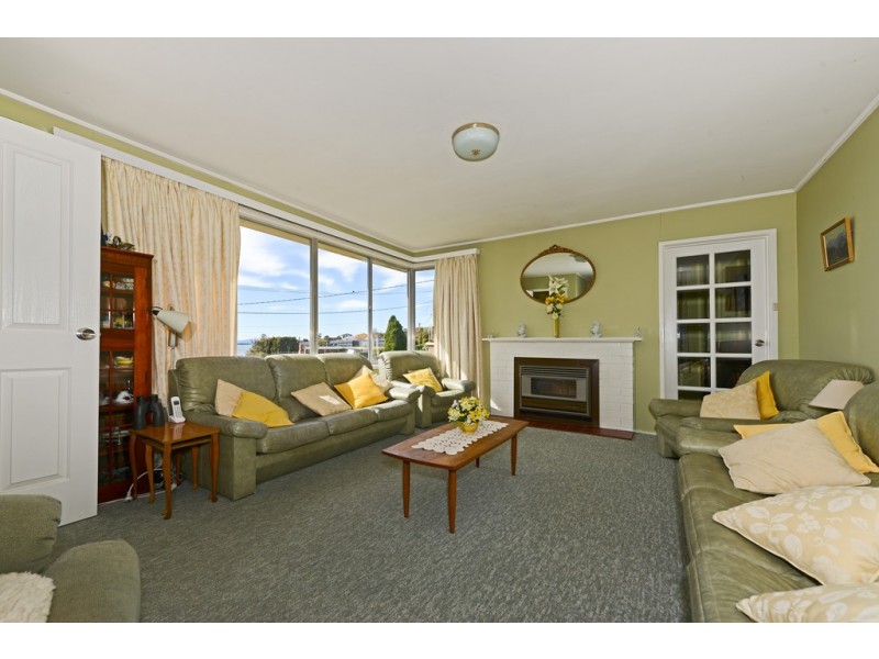84 Wells Parade, Blackmans Bay TAS 7052