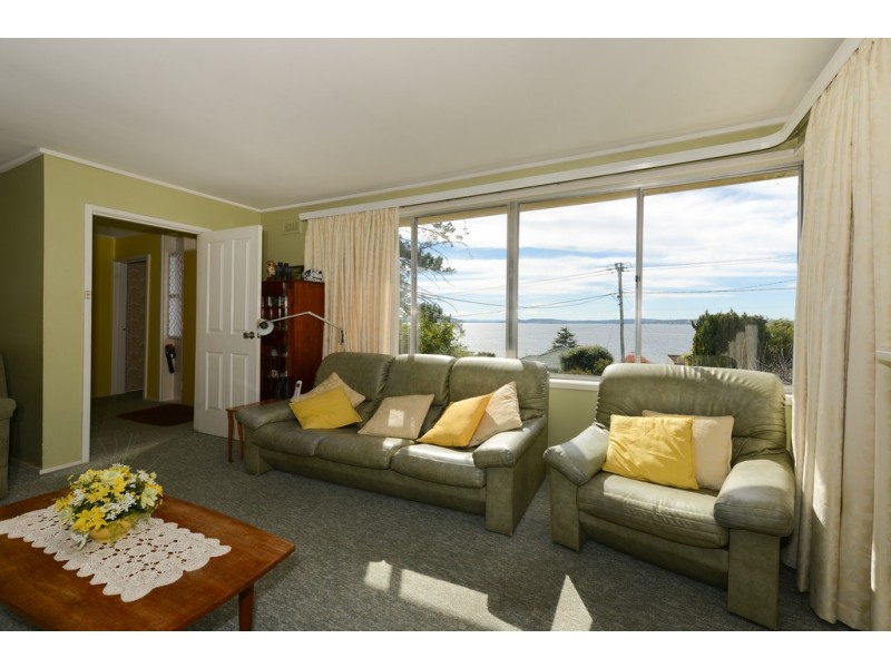 84 Wells Parade, Blackmans Bay TAS 7052