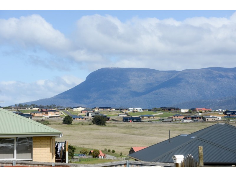 8 Tivoli Road, Old Beach TAS 7017