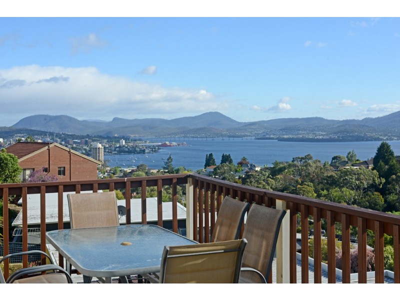 10 Sunvale Avenue, Sandy Bay TAS 7005