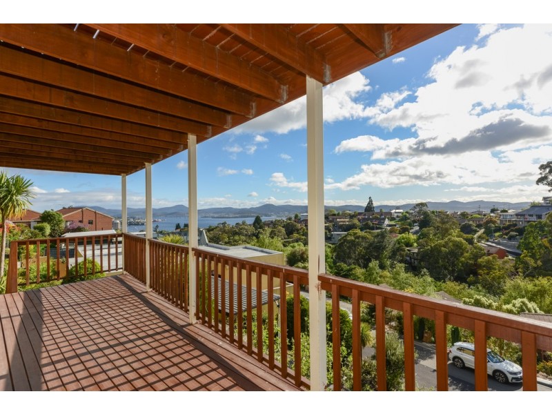 10 Sunvale Avenue, Sandy Bay TAS 7005