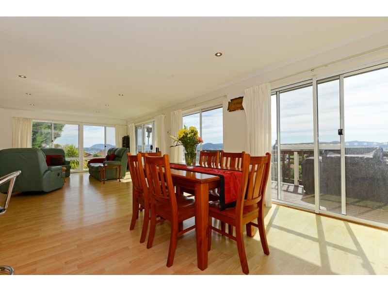 10 Sunvale Avenue, Sandy Bay TAS 7005
