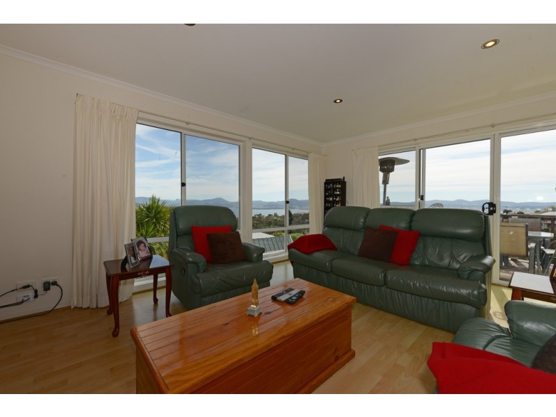 10 Sunvale Avenue, Sandy Bay TAS 7005