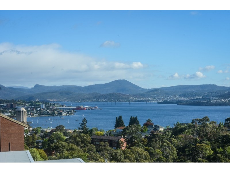 10 Sunvale Avenue, Sandy Bay TAS 7005