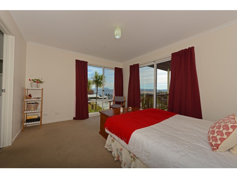 10 Sunvale Avenue, Sandy Bay TAS 7005