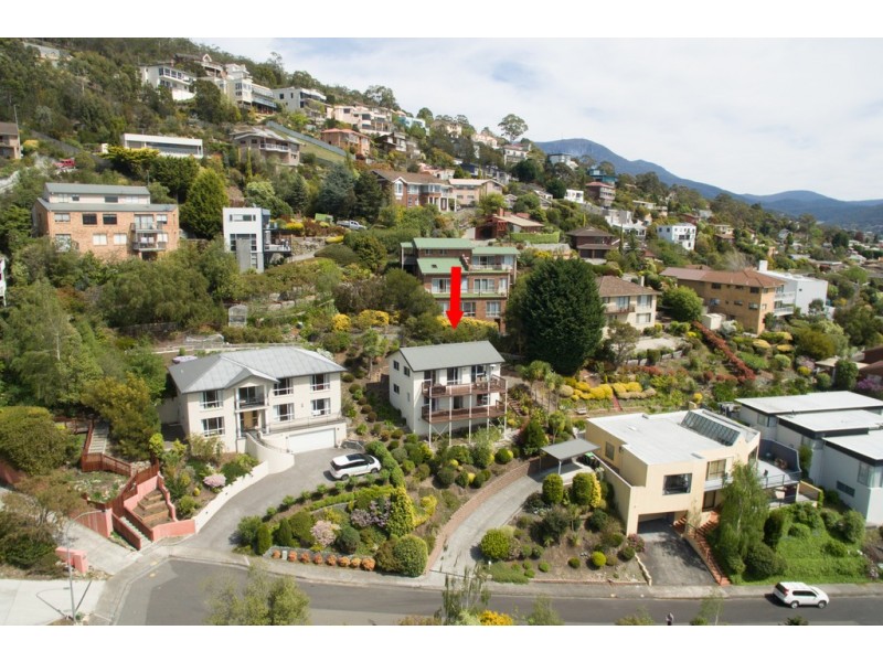 10 Sunvale Avenue, Sandy Bay TAS 7005