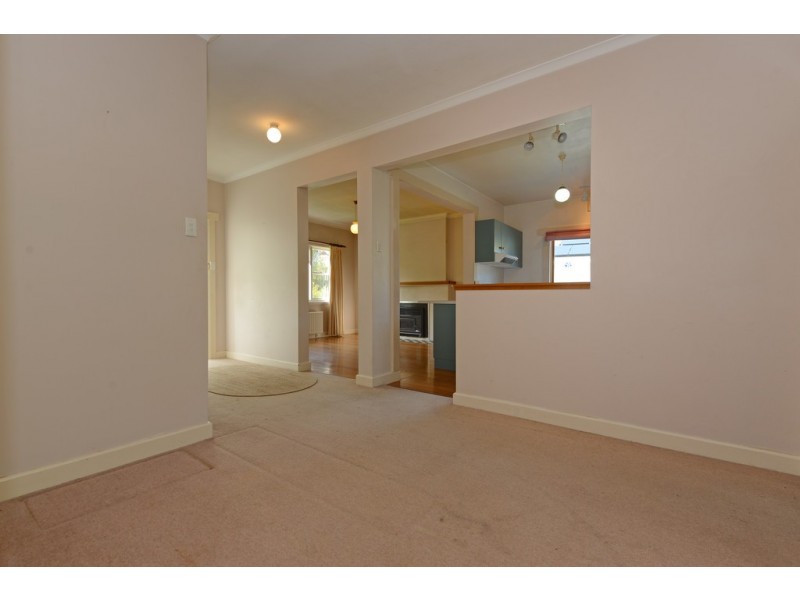 261 Lenah Valley Road, Lenah Valley TAS 7008