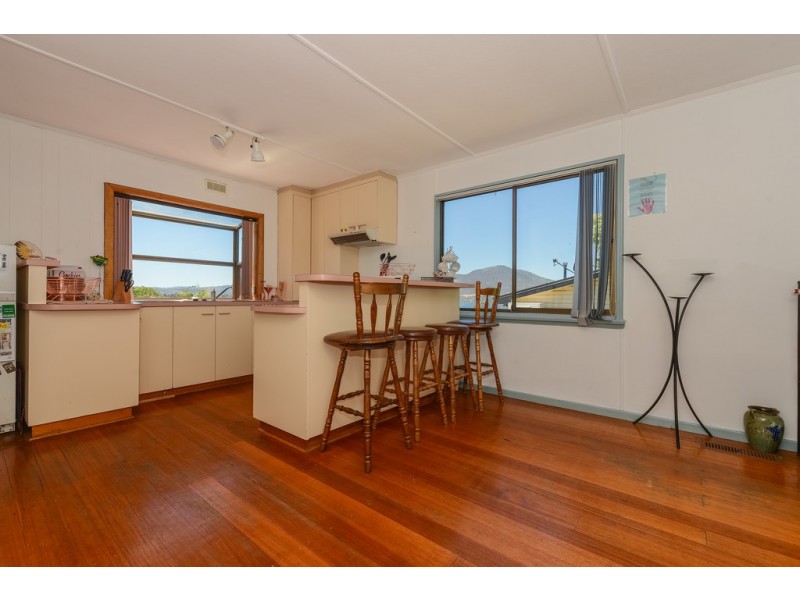 8 Tooma Avenue, Berriedale TAS 7011
