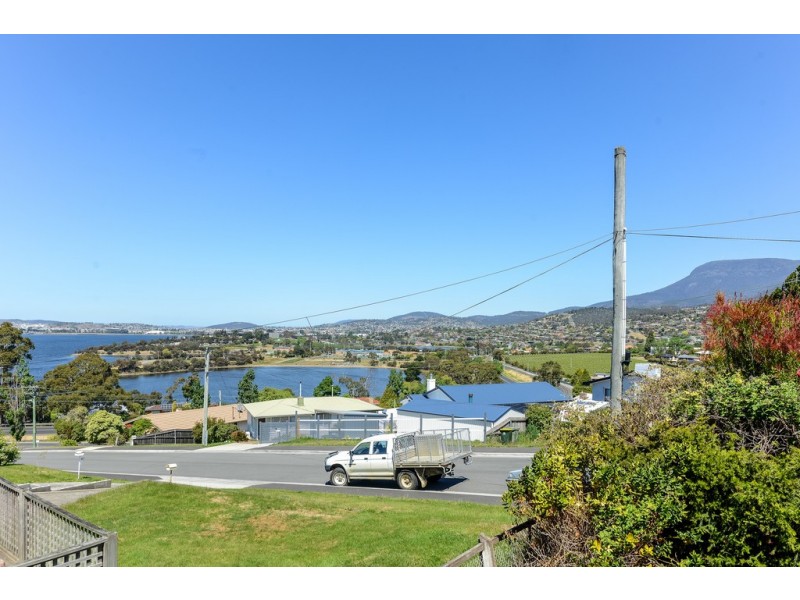 8 Tooma Avenue, Berriedale TAS 7011