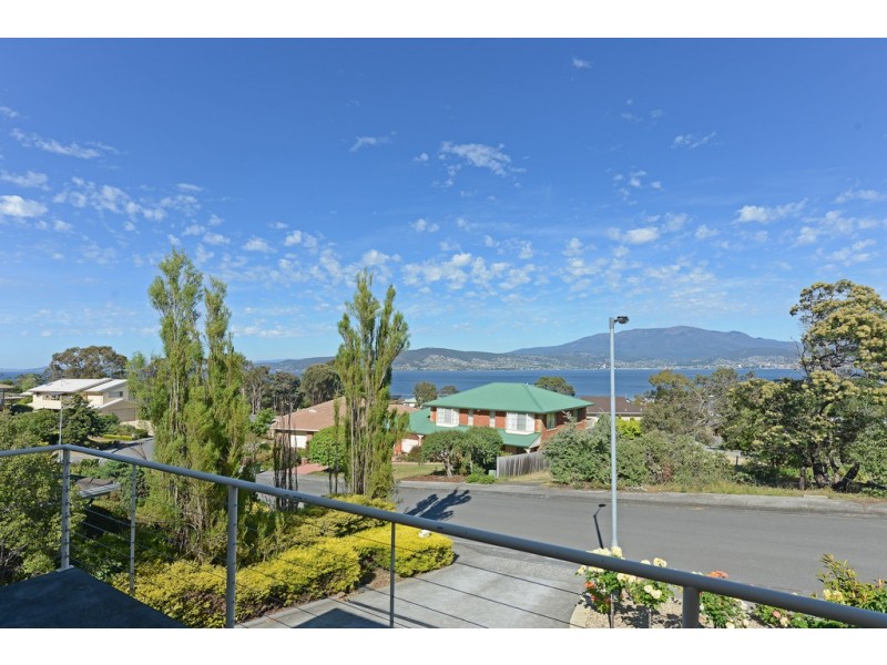 13 Fairisle Terrace, Howrah TAS 7018
