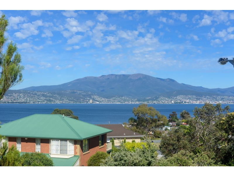 13 Fairisle Terrace, Howrah TAS 7018