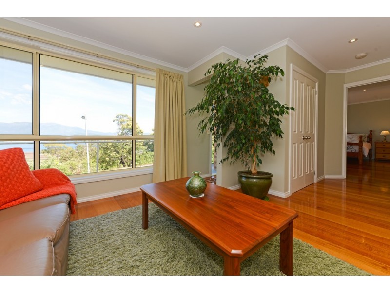 13 Fairisle Terrace, Howrah TAS 7018