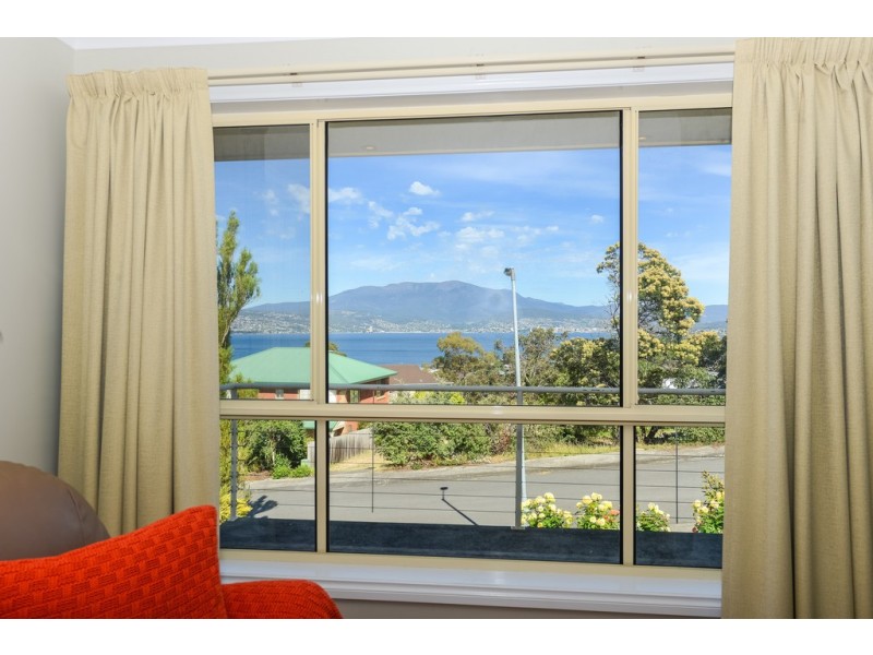 13 Fairisle Terrace, Howrah TAS 7018