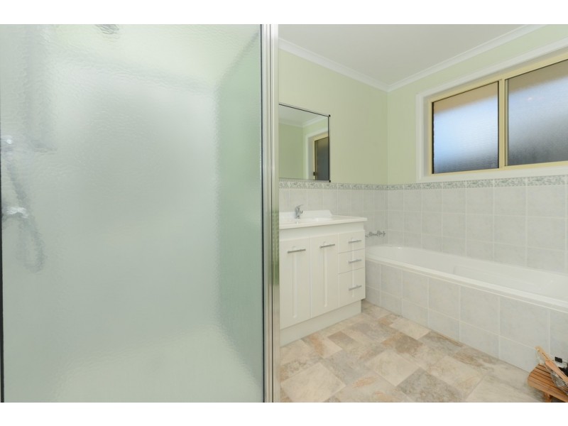 13 Fairisle Terrace, Howrah TAS 7018