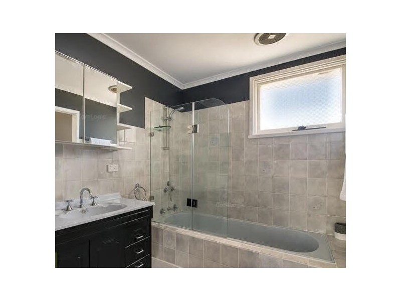 8 Asquith Court, Claremont TAS 7011