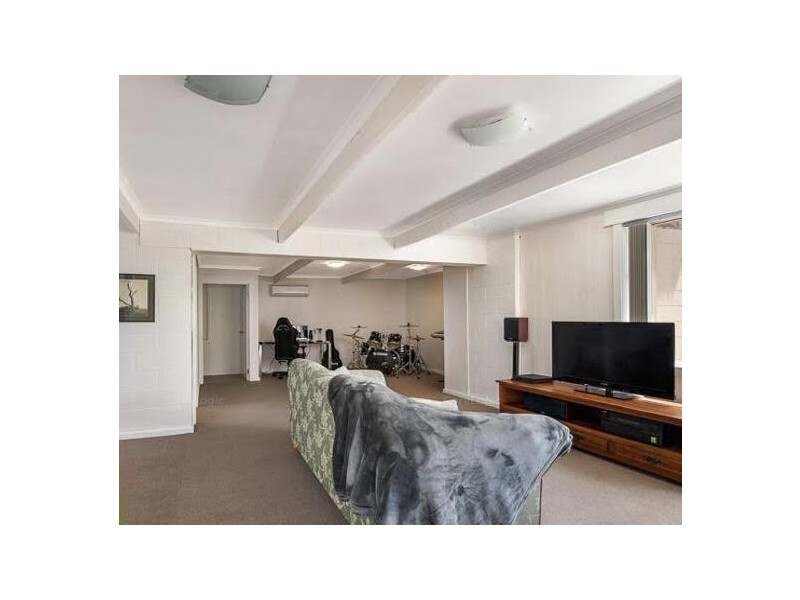 8 Asquith Court, Claremont TAS 7011