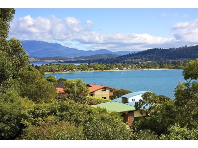 30 Bayside Drive, Lauderdale TAS 7021