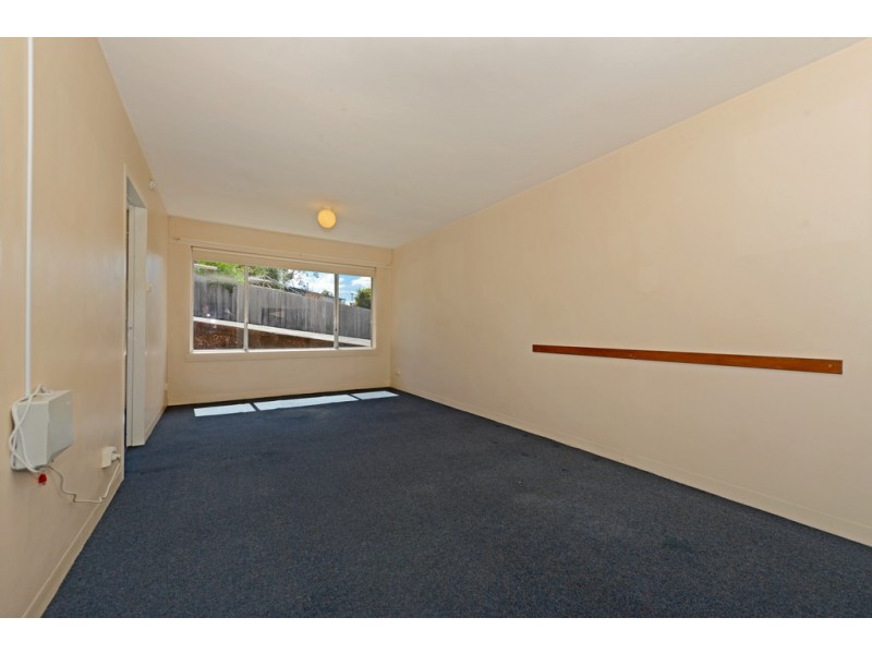 2/8 Wallace Avenue, Lenah Valley TAS 7008