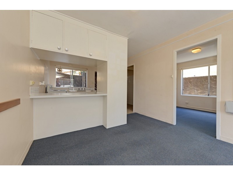2/8 Wallace Avenue, Lenah Valley TAS 7008