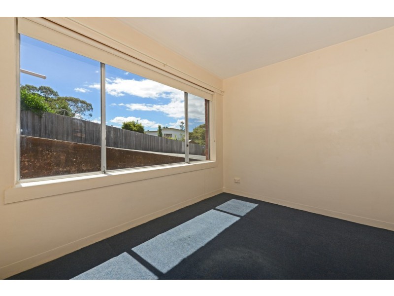 2/8 Wallace Avenue, Lenah Valley TAS 7008