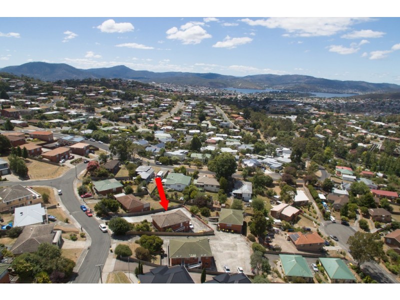 2/8 Wallace Avenue, Lenah Valley TAS 7008