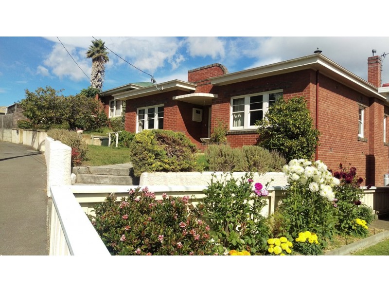 42 Tower Road, New Town TAS 7008
