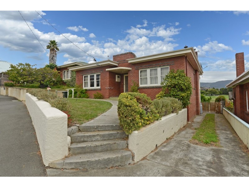 42 Tower Road, New Town TAS 7008