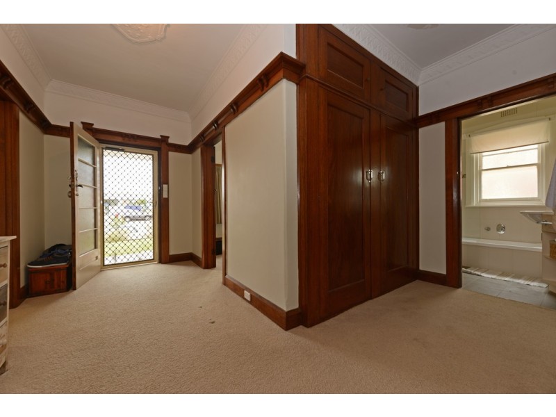 42 Tower Road, New Town TAS 7008