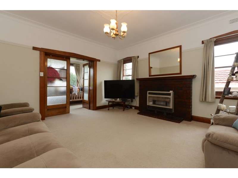 42 Tower Road, New Town TAS 7008