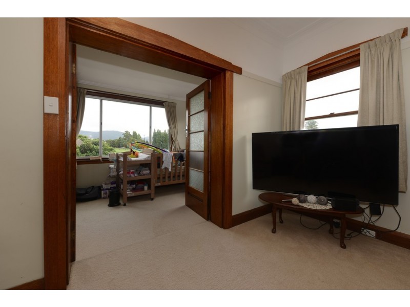 42 Tower Road, New Town TAS 7008