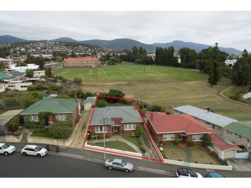 42 Tower Road, New Town TAS 7008