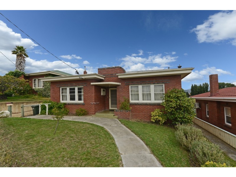 42 Tower Road, New Town TAS 7008