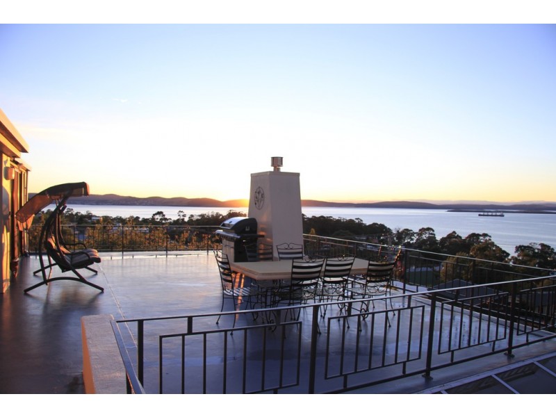 231 Channel Highway, Taroona TAS 7053