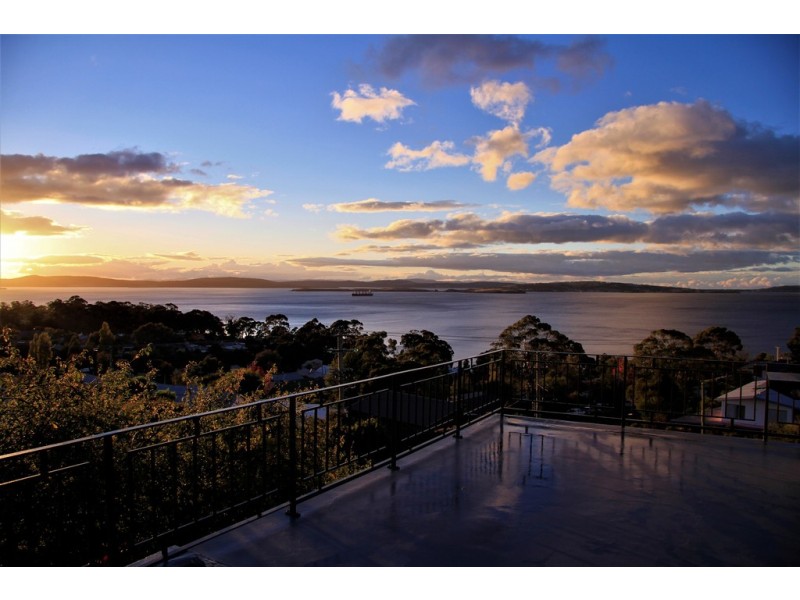 231 Channel Highway, Taroona TAS 7053