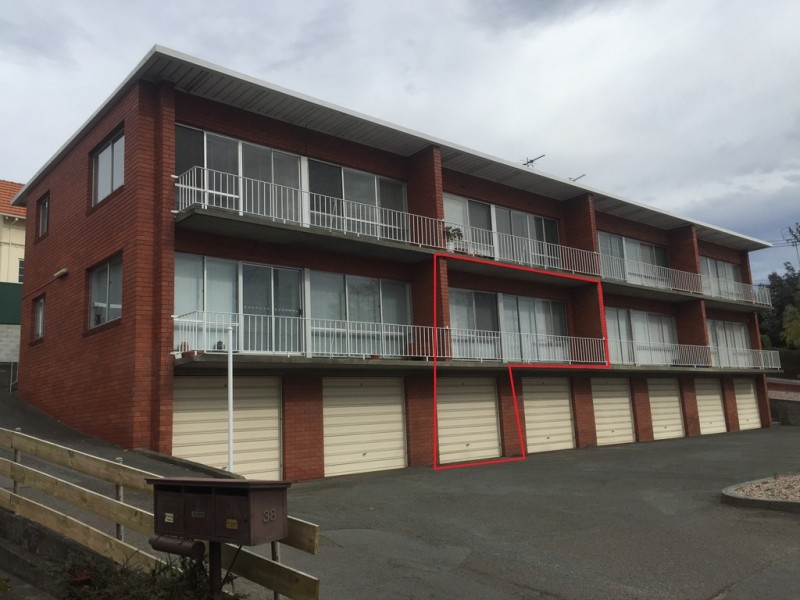 3/2 Altna Craig Avenue, Lenah Valley TAS 7008