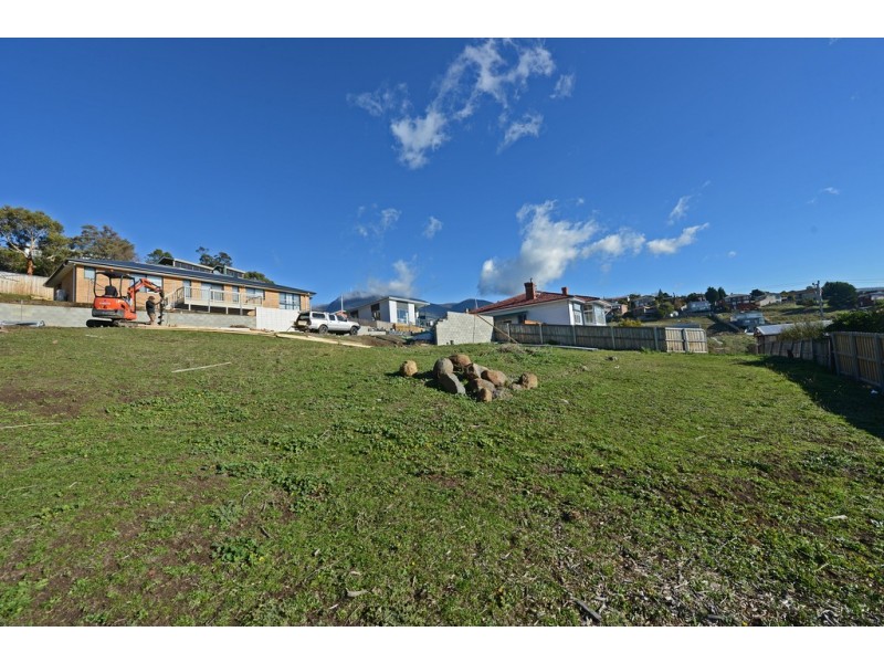 48 Pottery Road, Lenah Valley TAS 7008