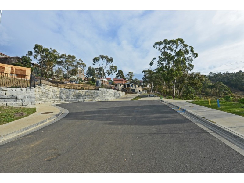 13 Rushwood Court, Lenah Valley TAS 7008